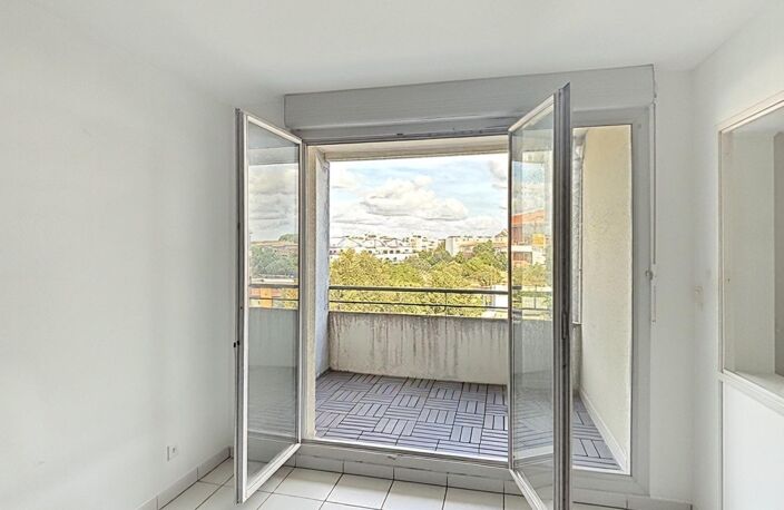 Investissement locatif  Appartement 33,17 m² avec terrasse, parking et locataire en place  Toulouse La Vache — photo 3