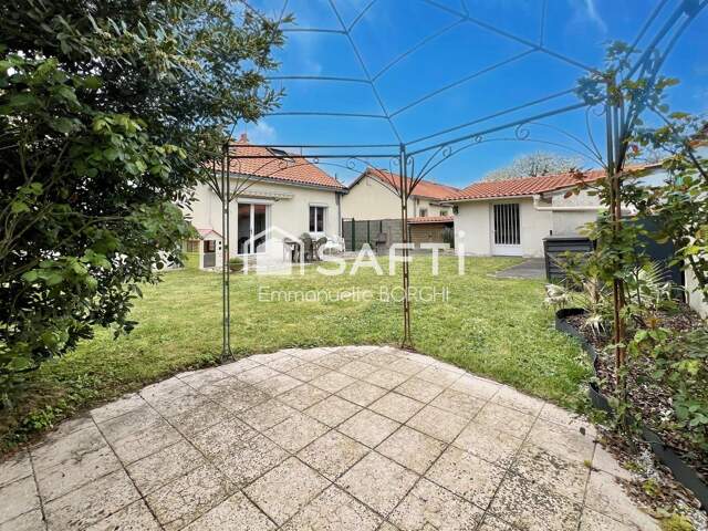 Maison 3 chambres, 2 bureaux, jardin, dépendances — photo du bien