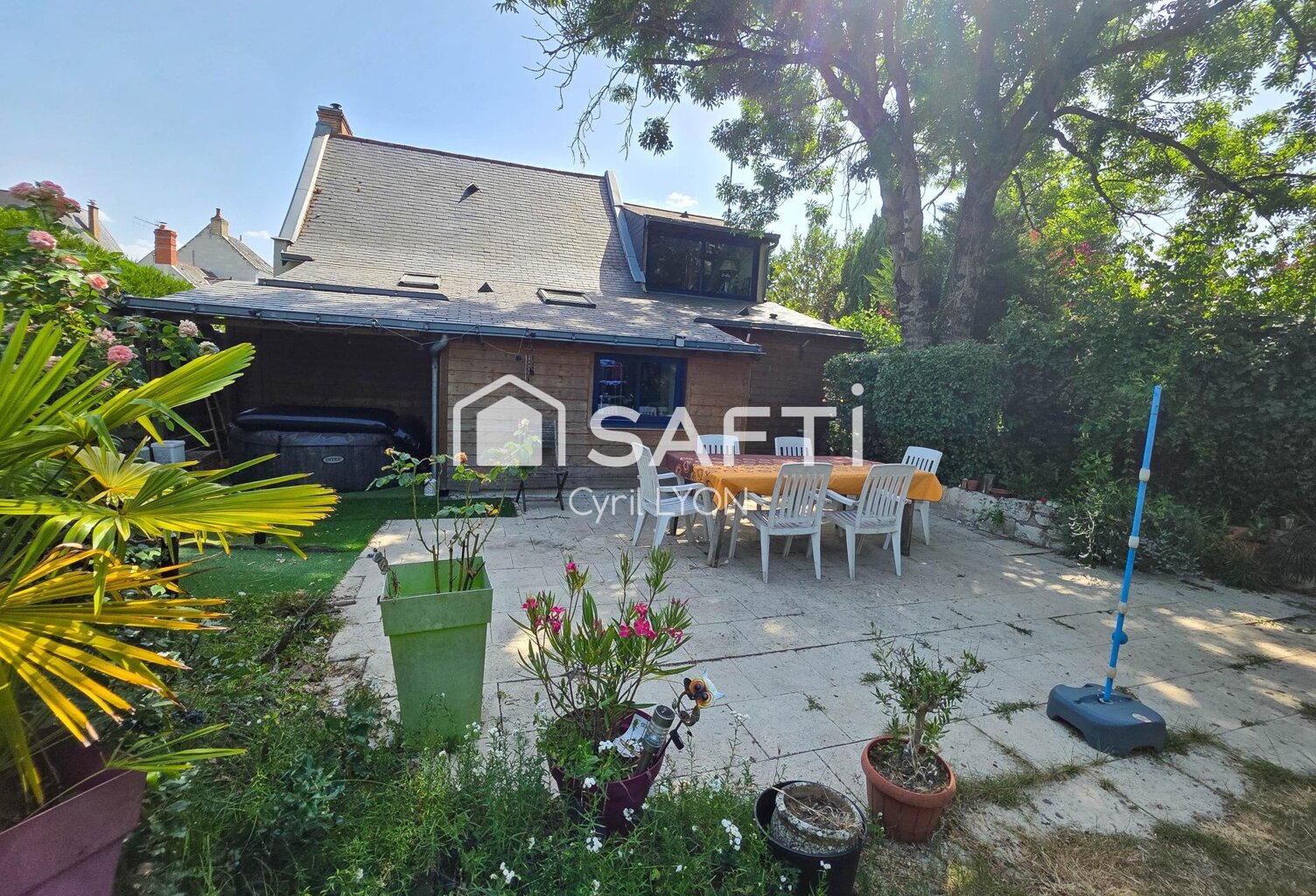 Charmante maison de 165 m² avec dépendances — photo 1