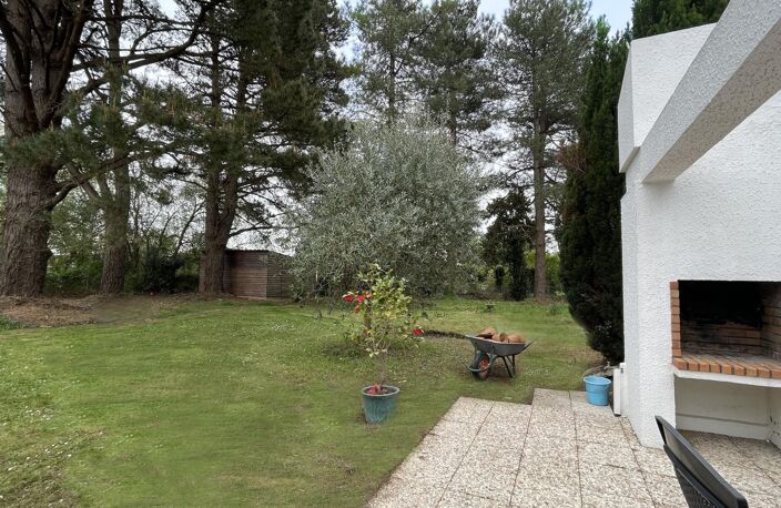 Maison d'architecte 213 m²  Quartier résidentiel, terrain arboré de 1 400 m² — photo 5