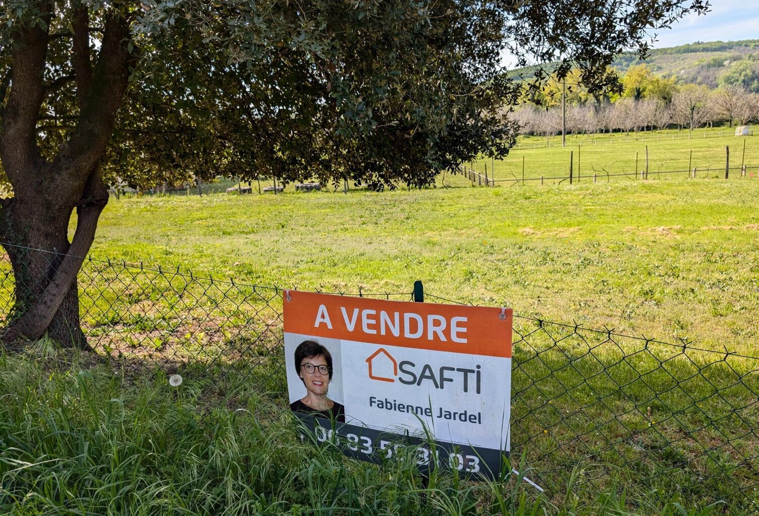 TERRAIN PROCHE DE LA VOIE VERTE ET DES COMMODITES — photo 1