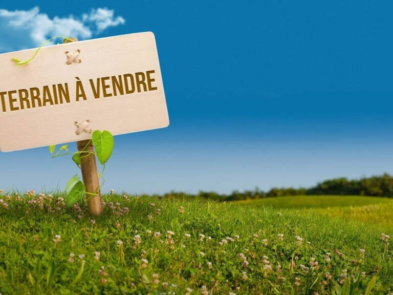 TERRAIN PLAT AU CALME — photo 1
