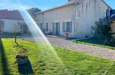 Charmante longère avec cheminée à Jardres — photo du bien