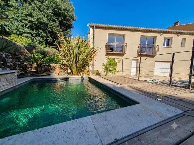 ENTRE UZES ET BAGNOLS SUR CEZE : Villa récente 4 chambres av — photo du bien