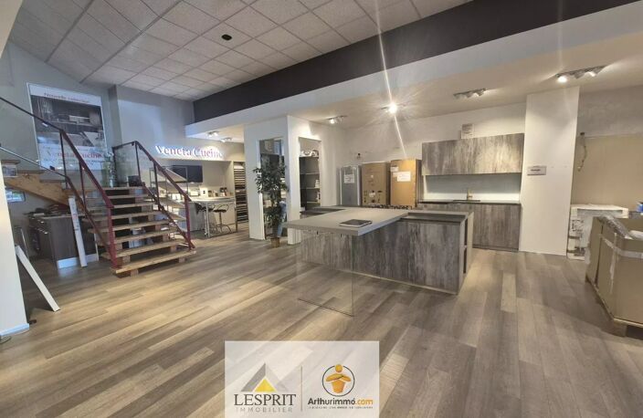 Espace commercial moderne avec accès PMR à Ussac — photo 4