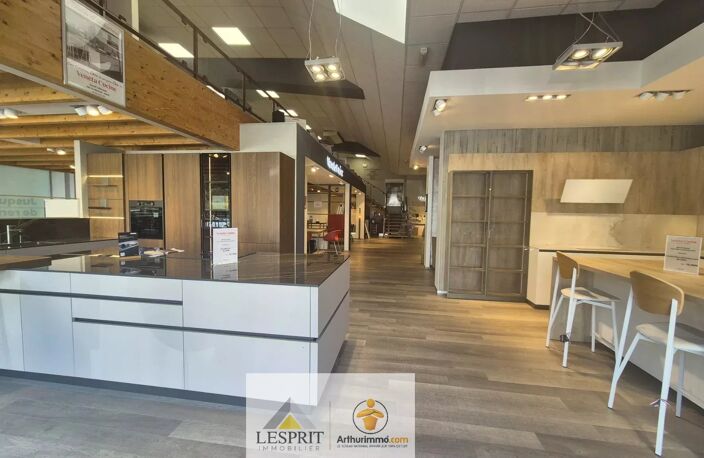 Espace commercial moderne avec accès PMR à Ussac — photo 5