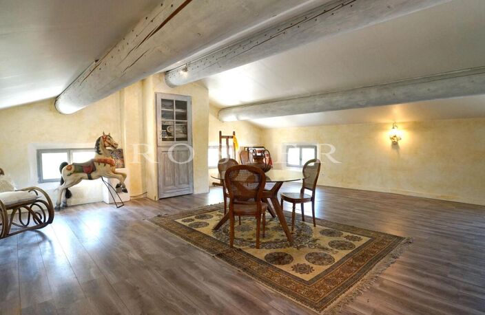Venasque : Face à la forêt, une maison de 278 m² sur 1 ha. — photo 5