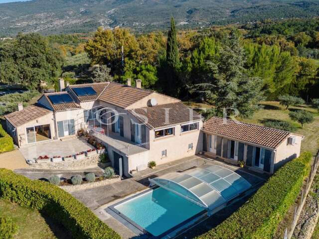 Vente, Bedoin - Villa très lumineuse, cinq chambres sur une parc — photo du bien