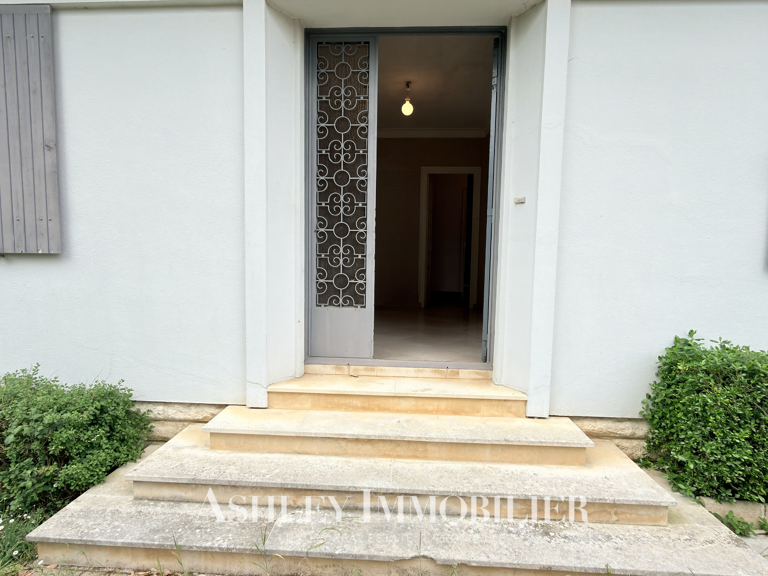 À VENDRE - MAISON DE PLAIN-PIED DE TYPE 7 À RÉNOVER - LA ROC — photo 1