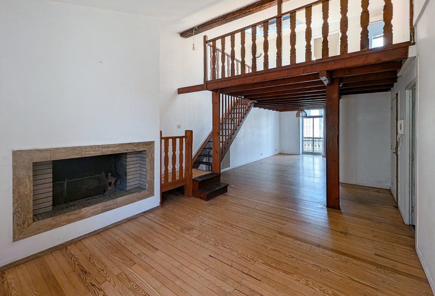33000 - Bordeaux centre - Duplex - 4 chambres — photo 1