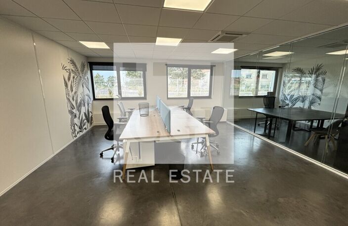 BUREAUX à LOUER — photo 2