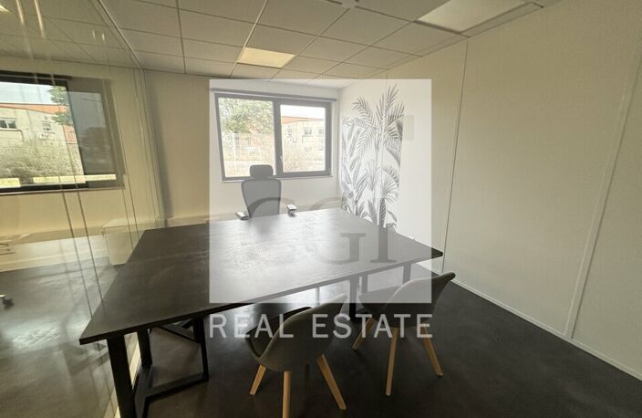 BUREAUX à LOUER — photo 3