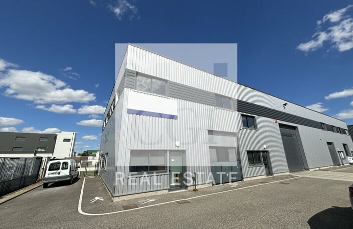 BUREAUX / LOCAL COMMERCIAL à LOUER — photo 2