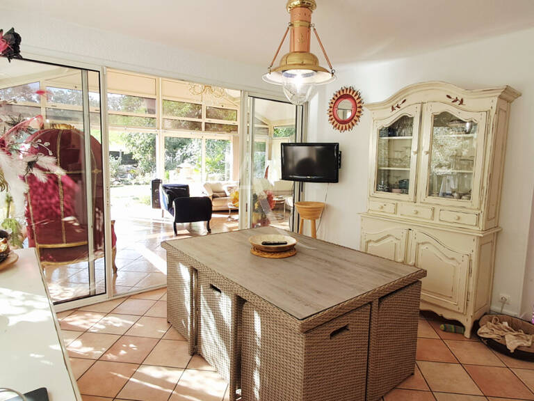 Une propriété d'exception avec parc, piscine et terrain de tennis privé — photo 1