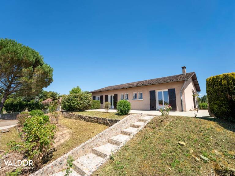 Maison plain-pied - 242m2 - 121m2 habitables - 905m2 de terrain — photo 1