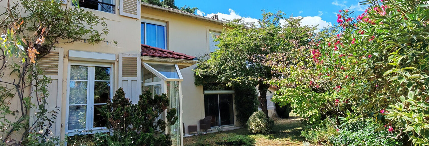 Maison 10 Pièces 272 m² à vendre à Bizanos (64320)