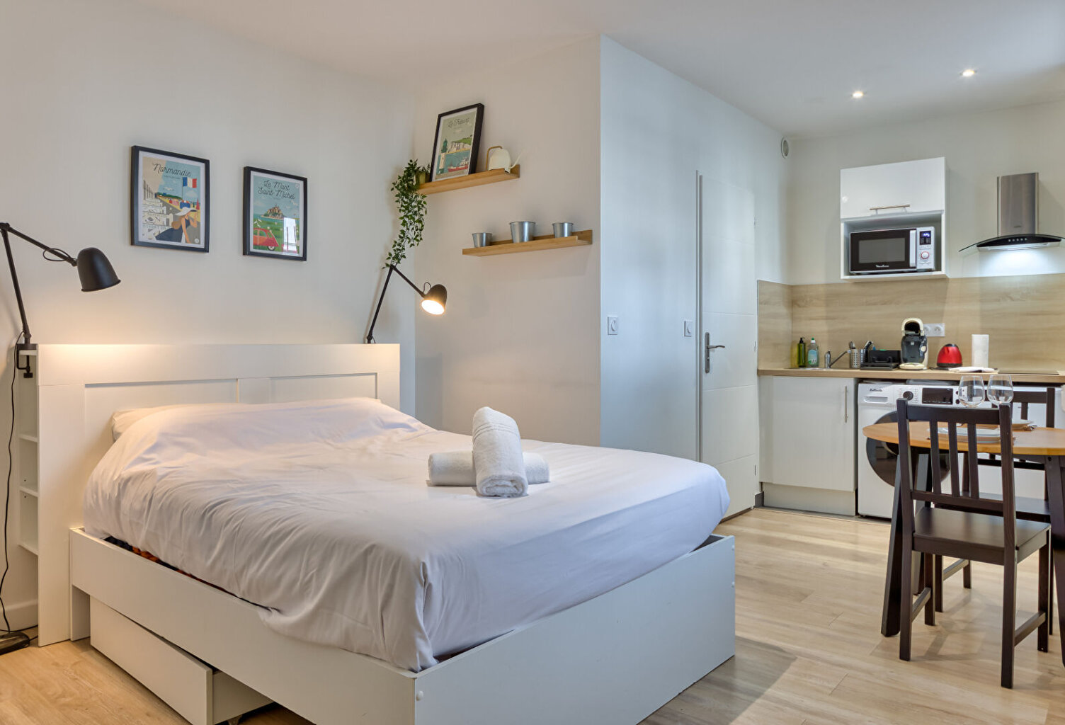 A LOUER - STUDIO MEUBLE - SECTEUR GARE — photo 1