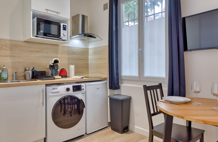 A LOUER - STUDIO MEUBLE - SECTEUR GARE — photo 3