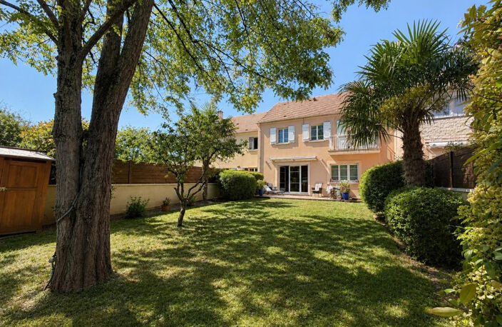 VENEZ DECOUVRIR A L'ABRI DES REGARDS, UNE CHARMANTE MAISON A — photo 2
