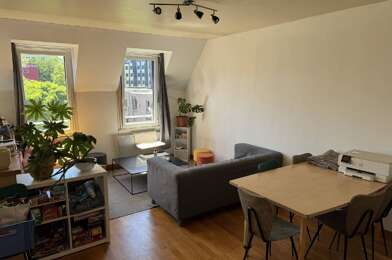 Appartement 3 pièces 842 €