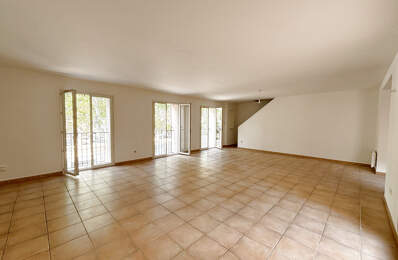 Grand appartement de type P4 avec terrasse — photo du bien