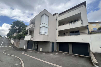 Appartement 3 pièces 837 €