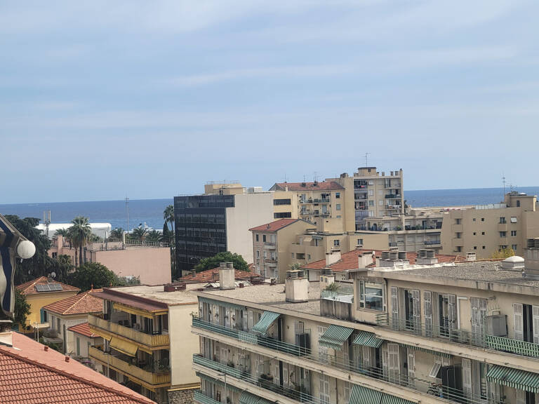 NICE Ouest, 3 piéces entierement rénové, 5ème étage, vue mer — photo 1