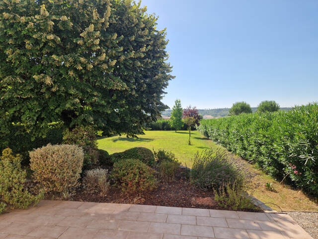 VENTE VILLA 7 PIECES  SUR 1423 M2 DE PARCELLE COMBAS — photo du bien