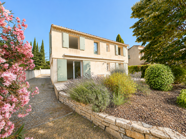 VENTE VILLA 7 PIECES  SUR 1423 M2 DE PARCELLE COMBAS — photo du bien