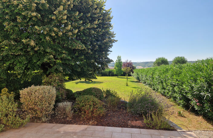 VENTE VILLA 7 PIECES  SUR 1423 M2 DE PARCELLE COMBAS — photo 2