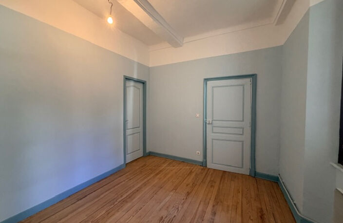 Appartement de charme entièrement rénové au coeur d'Embrun — photo 4
