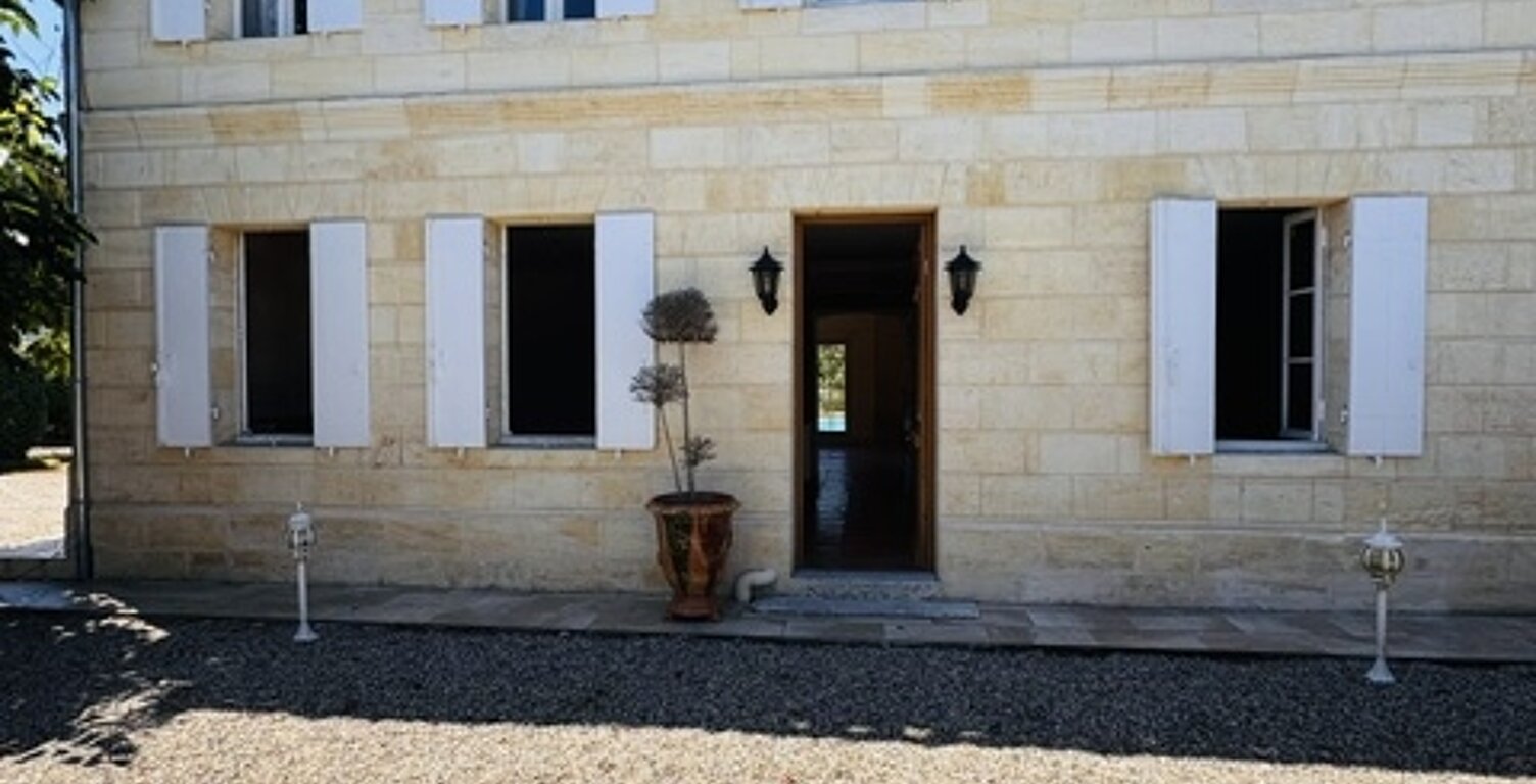 Vente Maison/villa 8 pièces — photo 1