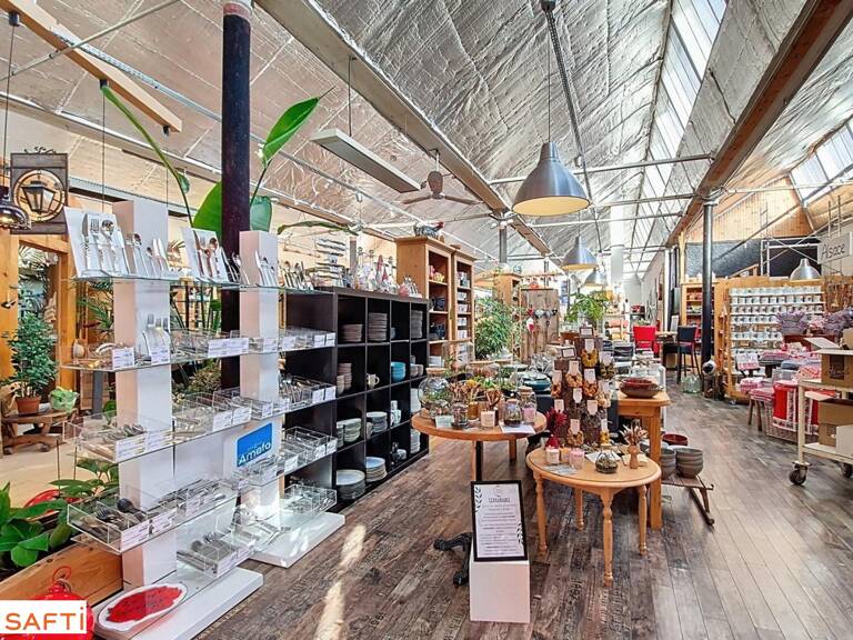 Idéal investisseur : vaste ensemble commercial rénové, déjà adapté à plusieurs usages, centre de Ranrupt — photo 1