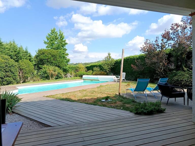 belle maison traditionnelle familiale avec piscine — photo 1