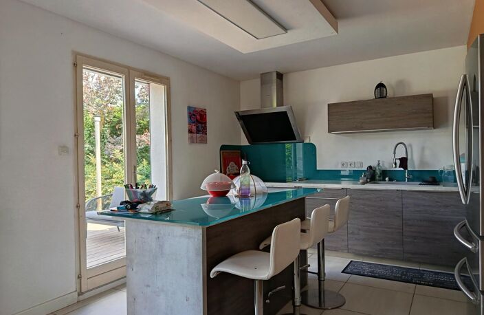 belle maison traditionnelle familiale avec piscine — photo 5
