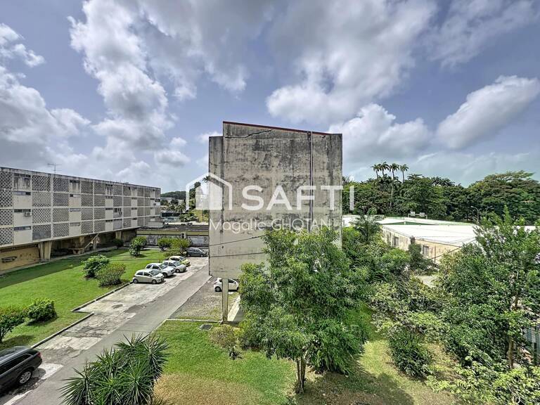 Appartement T4 au cœur des Abymes — photo 1
