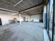 À LOUER  CELLULE COMMERCIALE NEUVE À AMÉNAGER  214 m² — photo 2