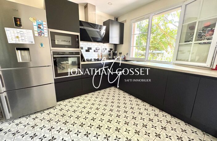 Vernouillet: Charmante maison familiale avec jardin 7 pcs - 4 ch - 120m² avec sous-sol total sur un beau jardin de 517m² — photo 4