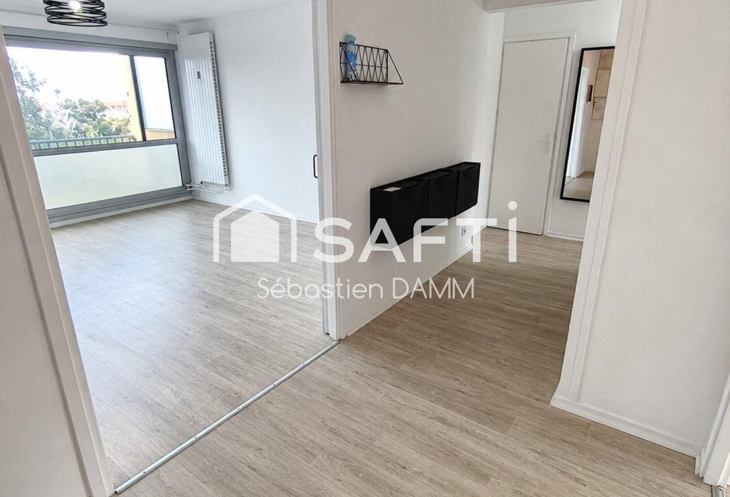 MULHOUSE  Appartement 3 pièces de 75 m²  Dernier étage avec ascenseur  2 balcons  Garage  Cave — photo 1
