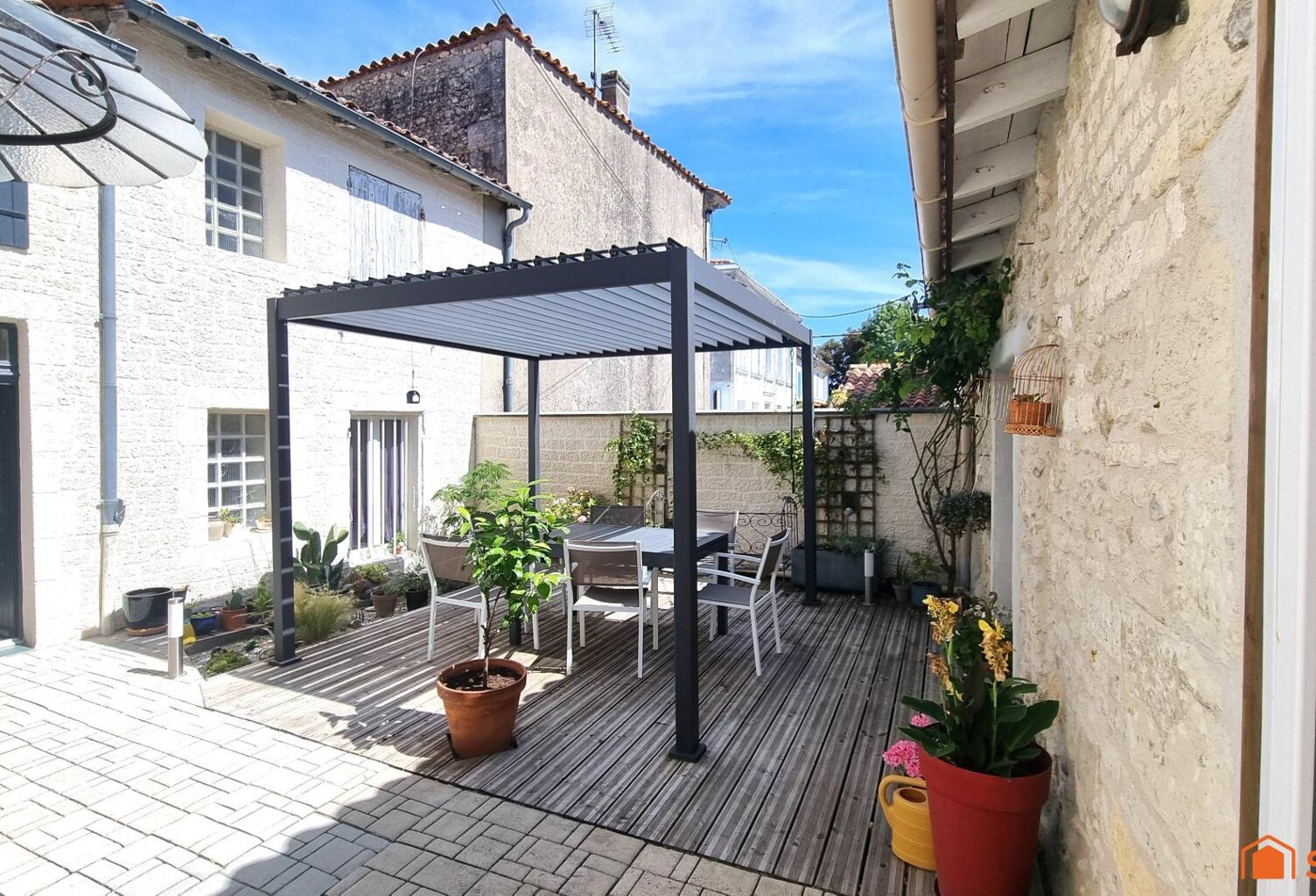 Maison de caractère avec cour et studio — photo 1