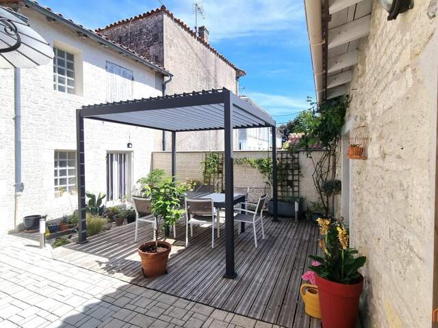 Maison de caractère avec cour et studio — photo du bien