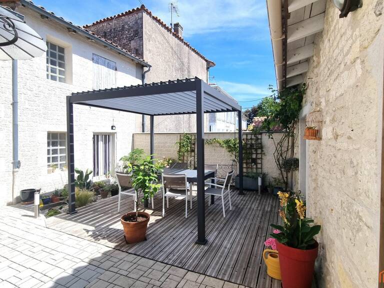 Maison de caractère avec cour et studio — photo 1