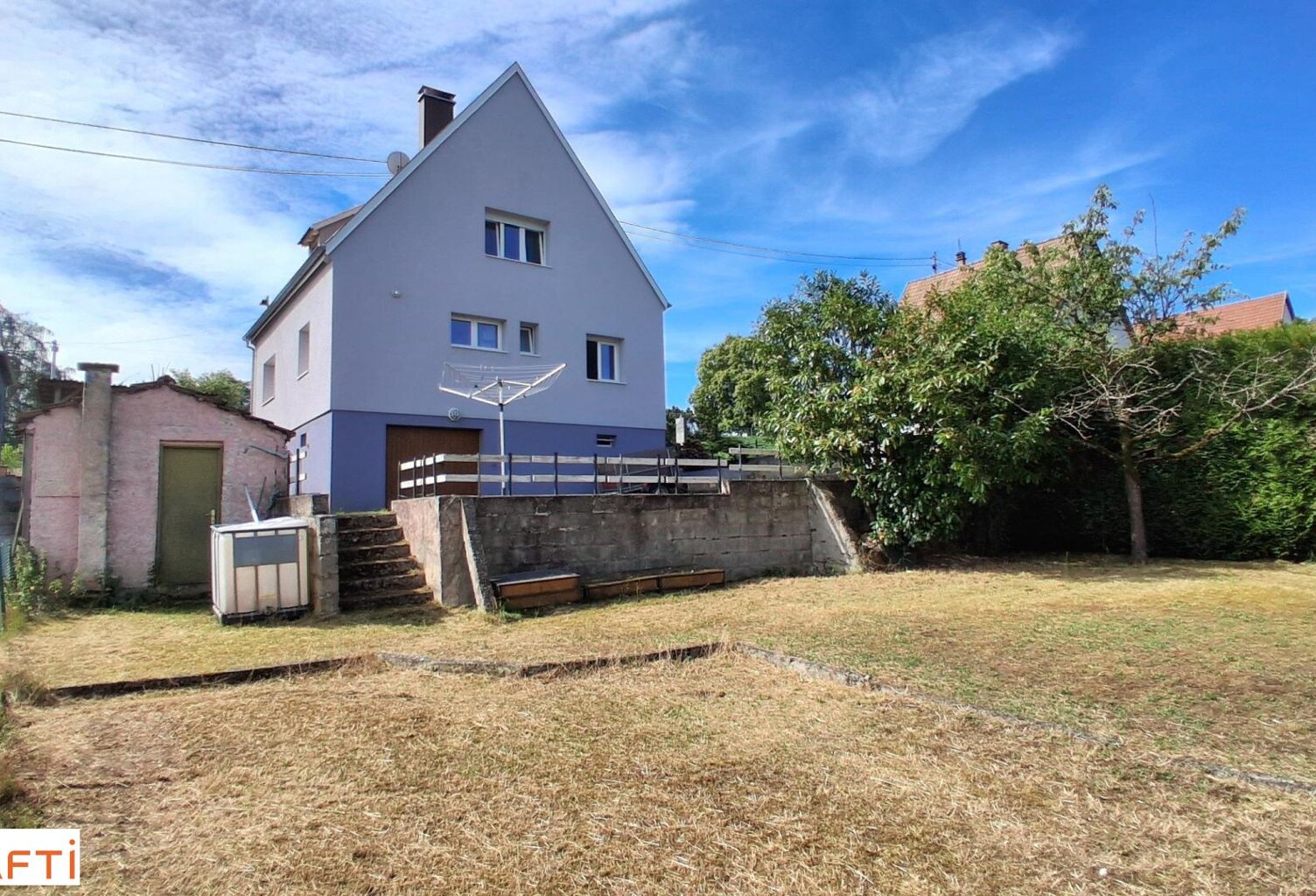 Maison rénovée et fonctionnelle avec grand jardin — photo 1