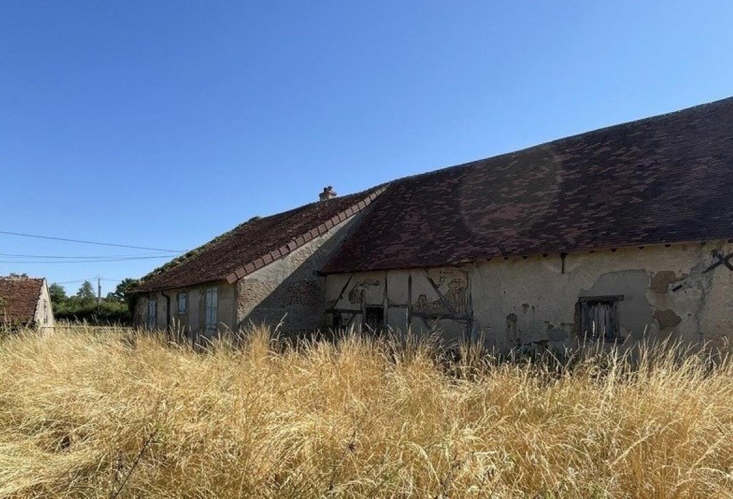 Maison à rénover entièrement avec grange dans un hameau calme à 10 min de Varennes-sur-Allier — photo 1