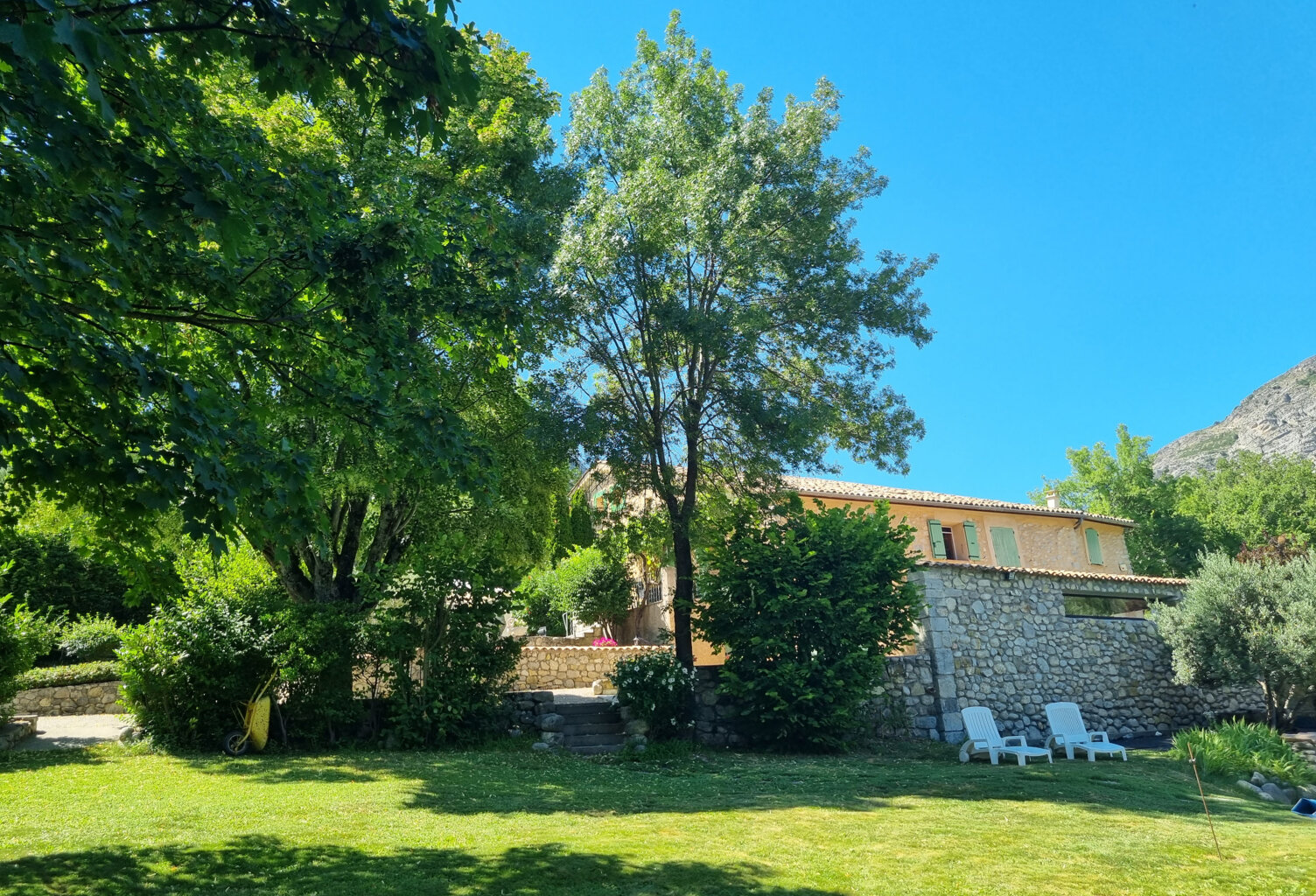 MAS PROVENCAL RENOVE AVEC PISCINE — photo 1