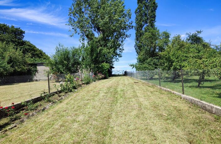 Corps de ferme!! 4 HECTARES — photo 2