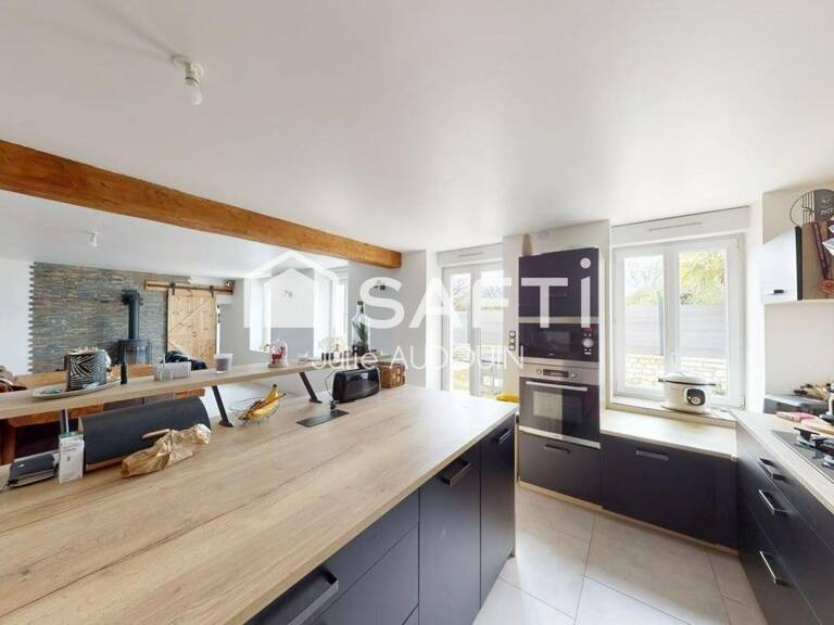 Ensemble immobilier à Bignay, entre Saint-Jean-d'Angély et Tonnay-Boutonne — photo 1