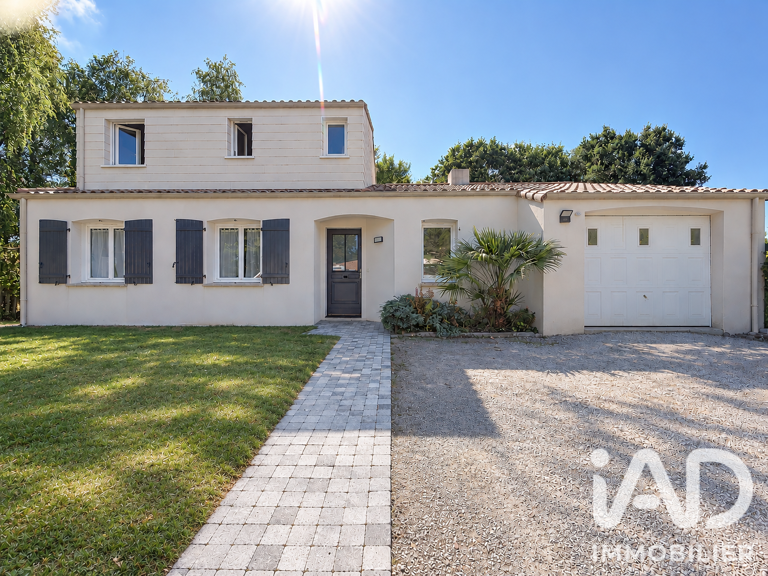Vente Maison/villa 8 pièces — photo 1