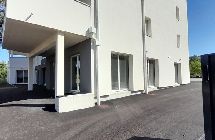 Vente Boutique/Local commercial 86 m&sup2; — photo 2