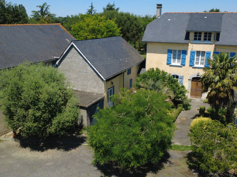 CORPS DE FERME DE CARACTERE- 280M2 SUR 2 HECTARES — photo 1